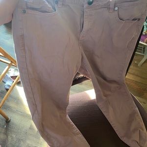 Light pink slimming jeans